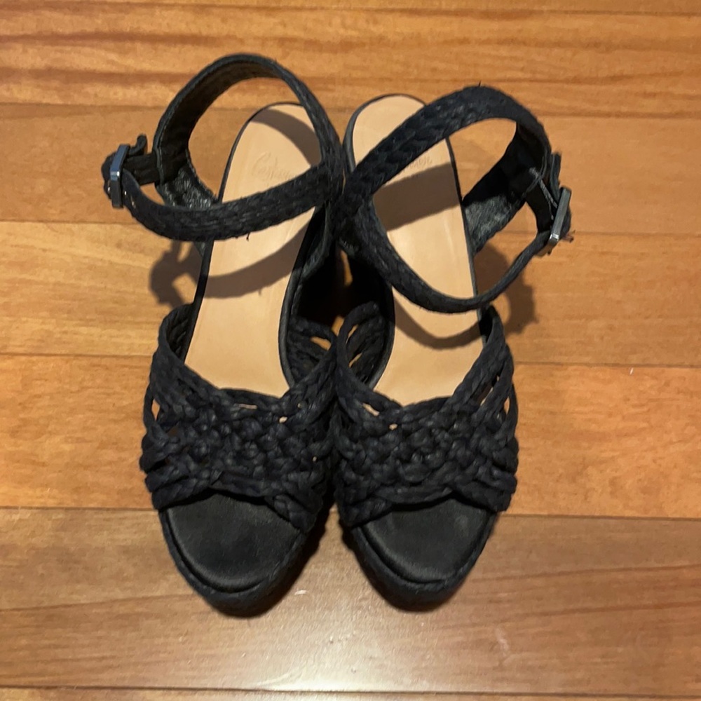 Castaner black platforms. 37